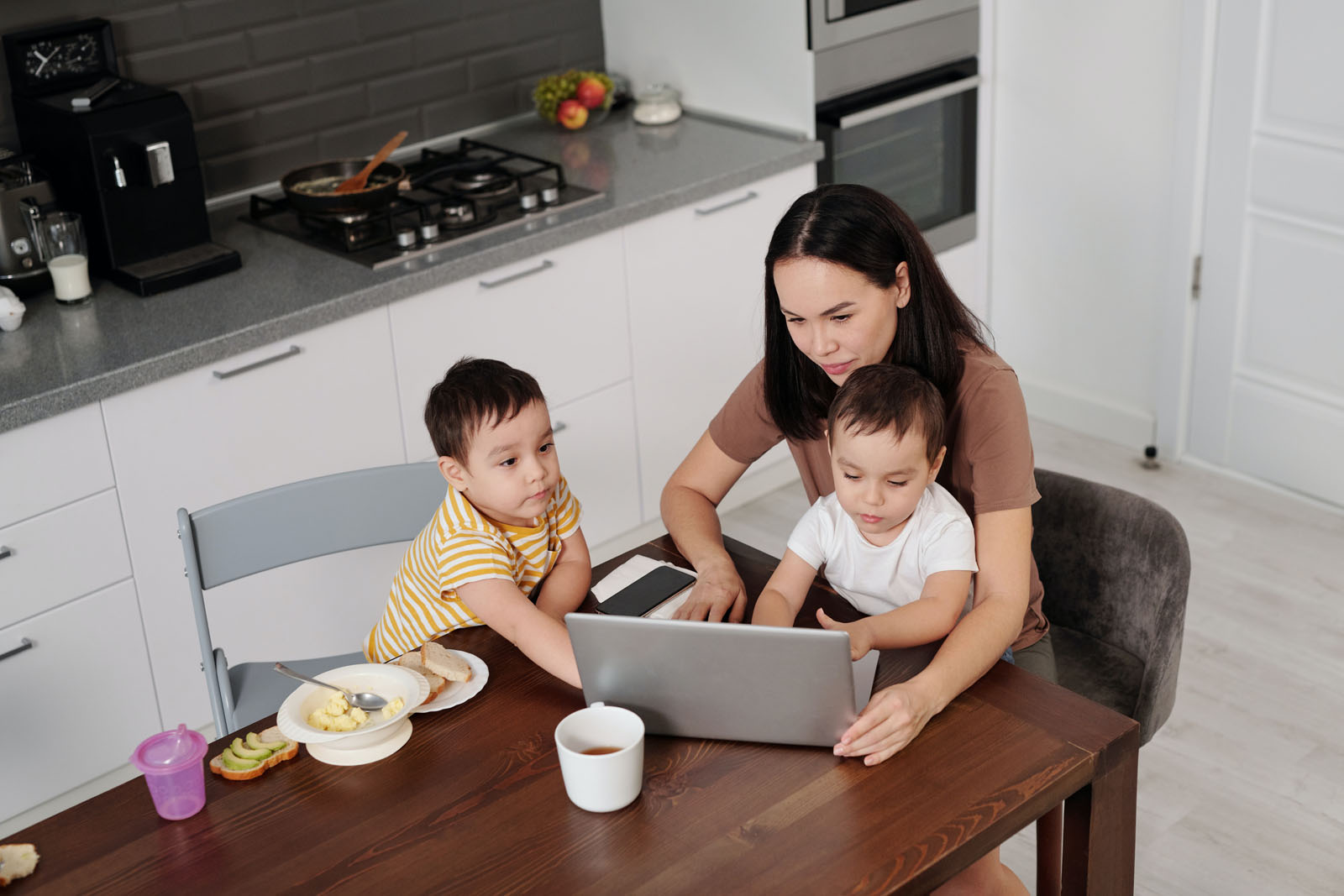 How to Wisely Outsource as the “Sandwich Generation”
